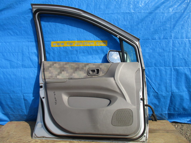 Used Nissan Liberty VENT GLASS FRONT LEFT